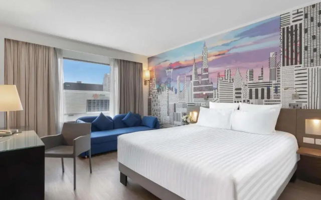 Отель Novotel Bangkok On Siam Square