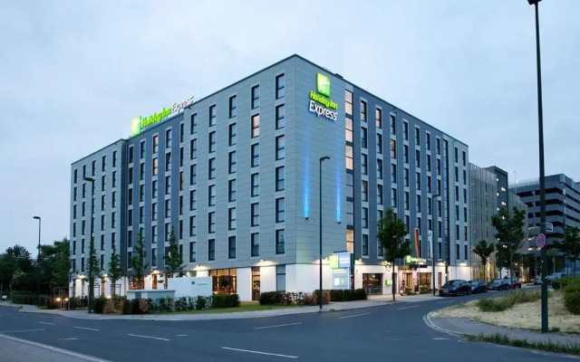 Holiday Inn Express Düsseldorf Airport by IHG