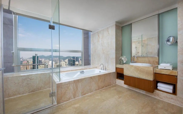 Crowne Plaza Shenzhen Futian by IHG Hotel