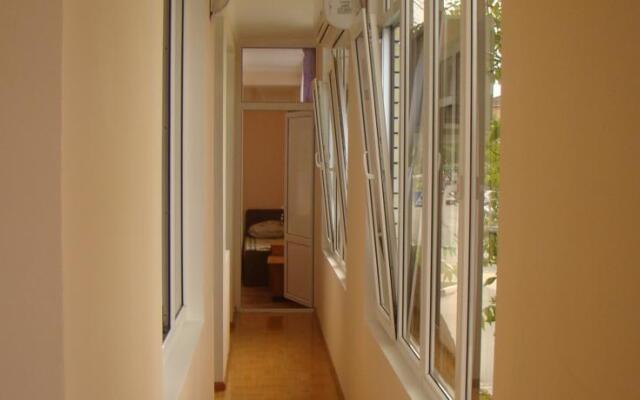 Na Shevshenko Guest House