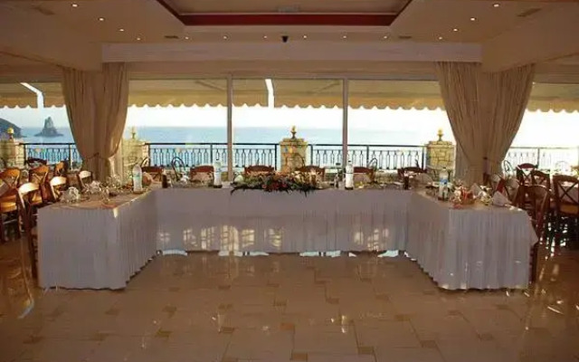 Aloha Hotel