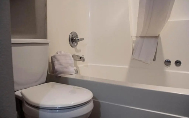 New Victorian Inn & Suites in Sioux City, IA