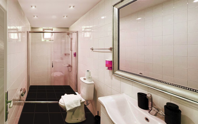 Gold Twins Boutique Hotel