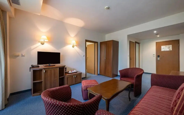 Lotos Hotel - Riviera Holiday Club