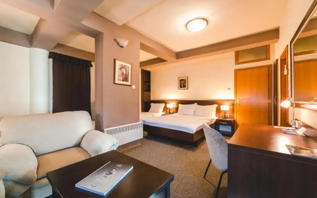 Keto Hotel