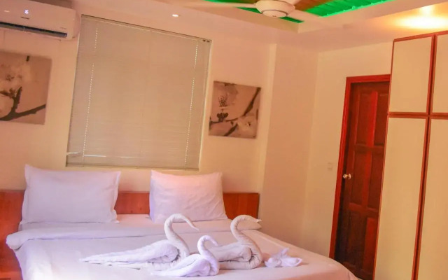 Отель Pine Lodge Maldives