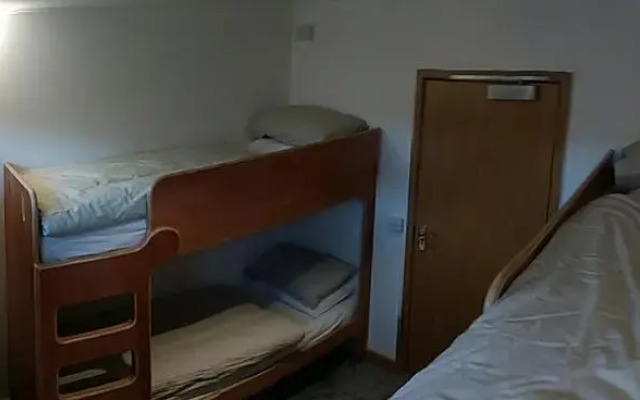 Kyle Blue Bristol - Luxury Hostel Boat