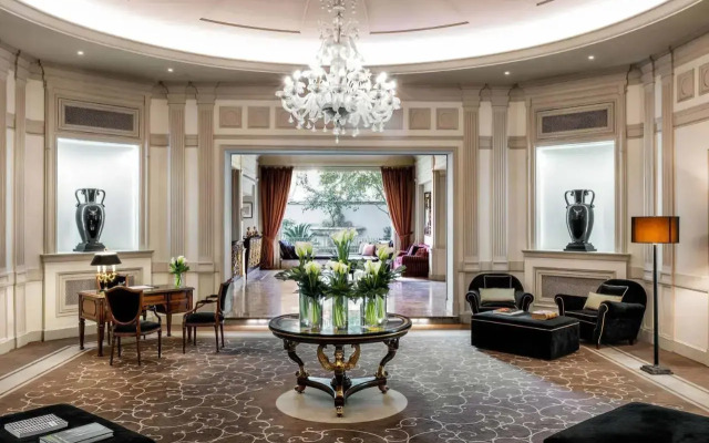 Sina Villa Medici, Autograph Collection