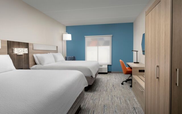 Holiday Inn Express & Suites Knoxville-Clinton, an IHG Hotel