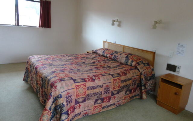 Gwendoline Court Motor Lodge