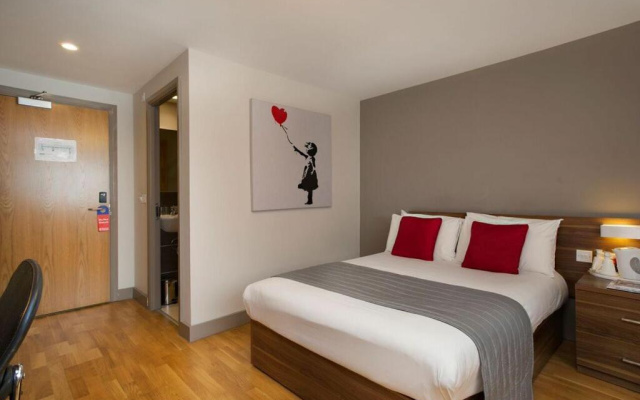 Отель The Mitre Brighton