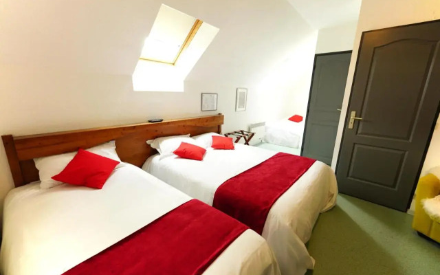 Logis Hôtel Le Relais Des Remparts