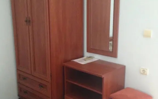 Izumrudny Guesthouse