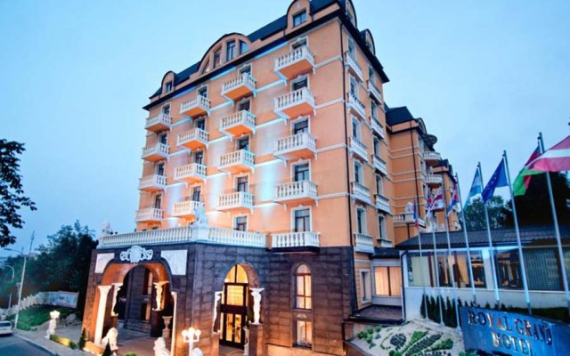 Royal Grand Hotel