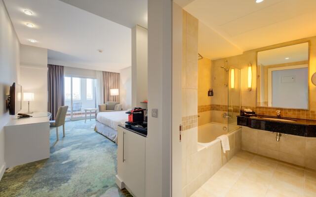 Millennium Lakeview Hotel