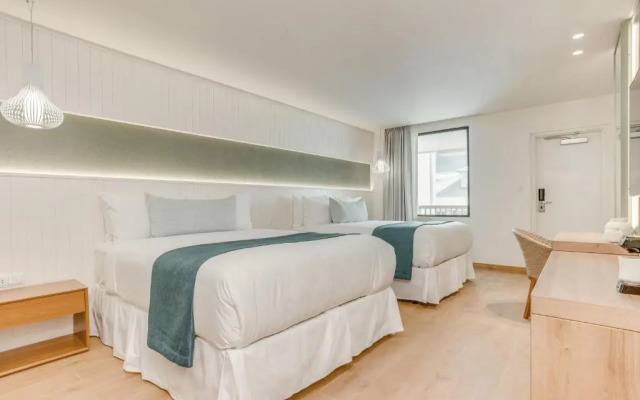 Fort George Hotel and Spa Resort