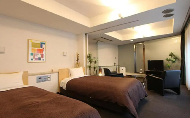 Livemax Budget Korakuen Hotel