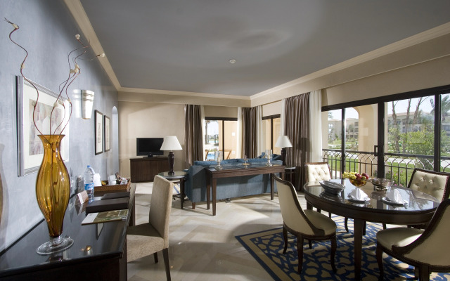 JAZ Aquamarine Hotel