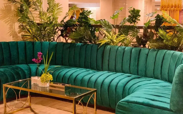 Violet Al Azizia Hotel
