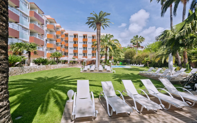Monica Hotel