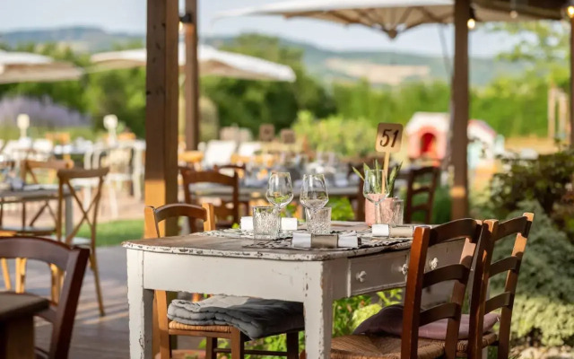 Favorita Food&Wine Resort