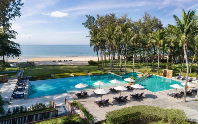 Отель Dusit Thani Krabi Beach Resort