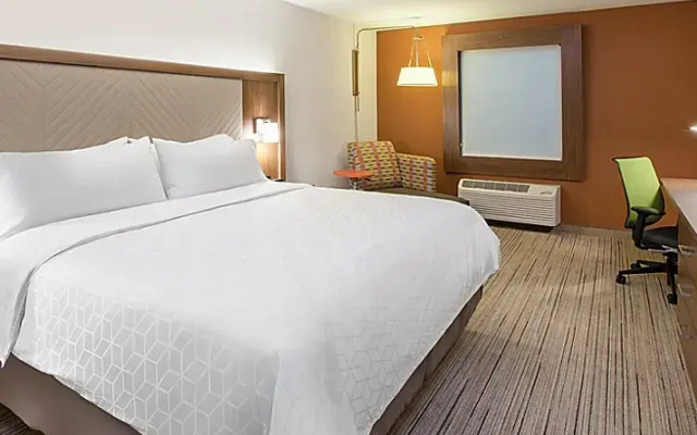 Plaza Inn and Suites