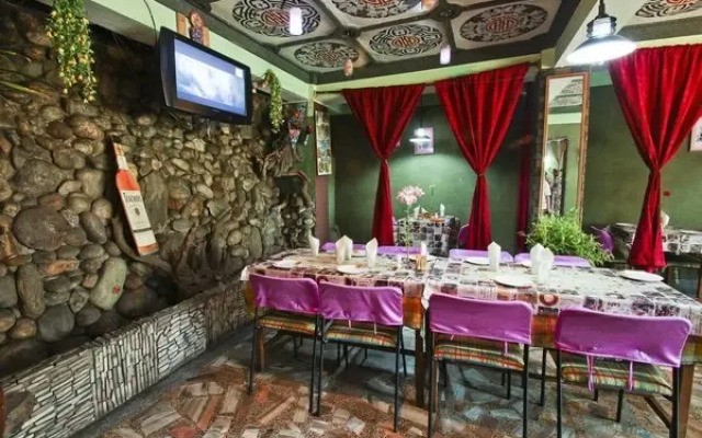 Hotel Golden Nest