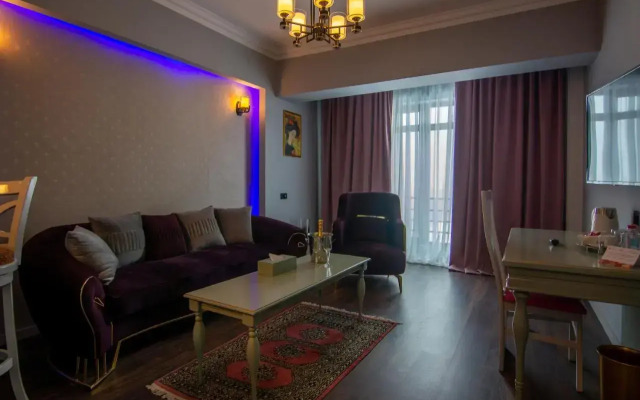 Phoenicia Express Hotel