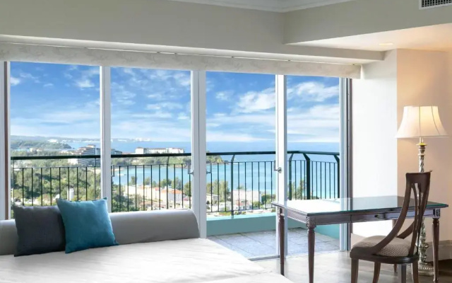 Oriental Hotel Okinawa Resort & Spa