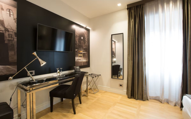 Floris Hotel