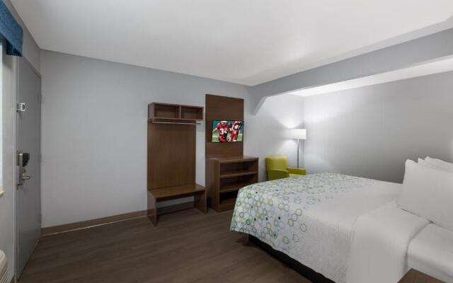 Hometowne Studios Orange, Tx