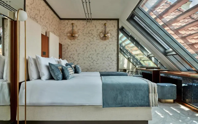 Hotel Verte, Warsaw, Autograph Collection