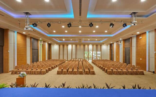 Welcome World Beachfront Resort