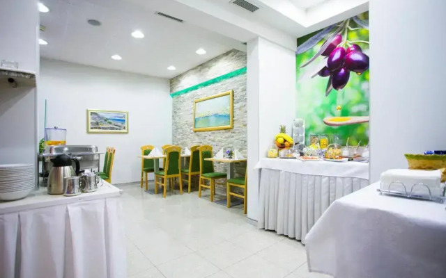 Hotel More