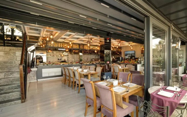 Skalion Hotel