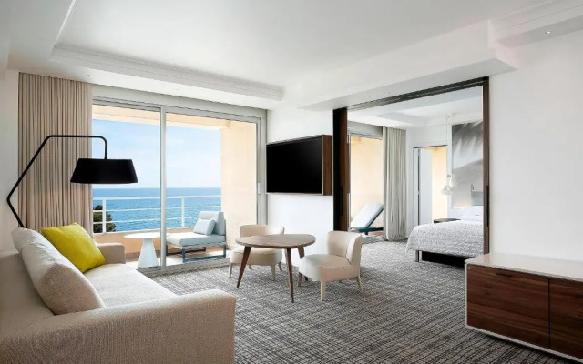 Le Meridien Beach Plaza