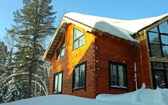 Vitrazhi Hotel
