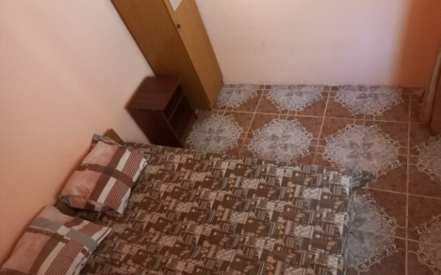 Inn on Chernomorskaya 100