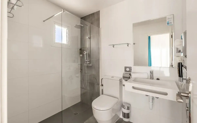 Neptuno Paguera Hostal