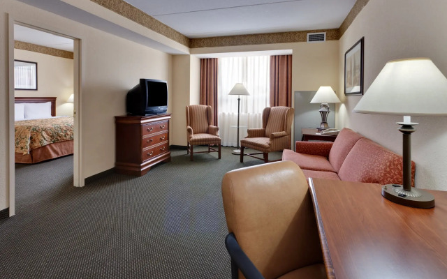 Country Inn & Suites by Radisson London South