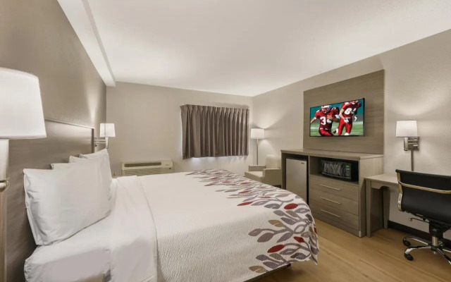 Red Roof Inn & Suites Newport – Middletown, RI
