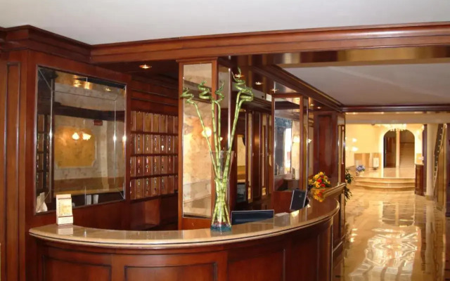Hotel Belle Epoque
