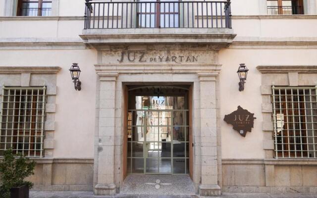 Juz de Yartan Arthotel