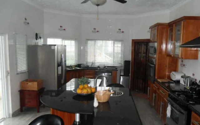 5 Br Seaview Villa with Pool - Ocho Rios - PRJ 1255