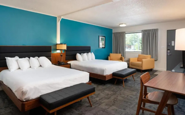 The Sapphire Motel