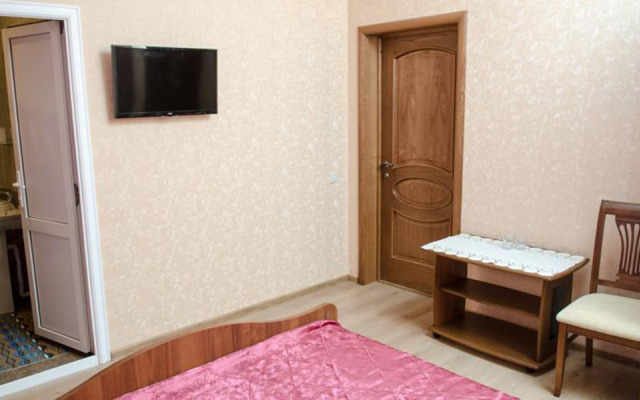 U Lyudmilyi Guest House
