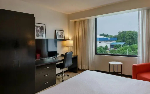 Courtyard by Marriott Panama Metromall