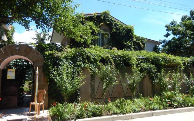 Villa Lira Guest House