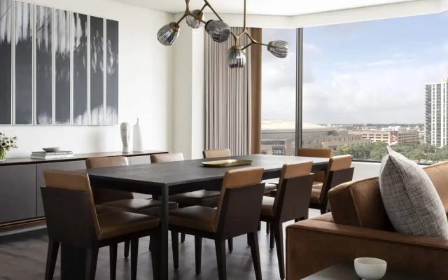 Four Seasons Houston Hotel